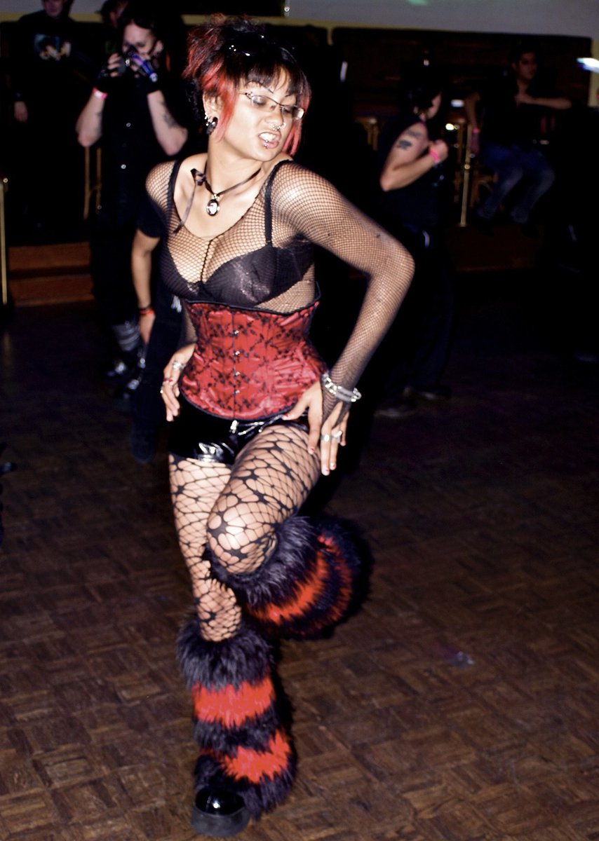 bab0oshk44's tweet image. club xile, 2008