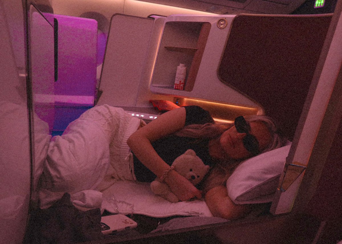 Being YOUR shooting star girl of your dreams 💫✨🤩and Princess of Japan 🇯🇵 👑 is hard work and not a job I take for granted one bit. Beauty rest is a must when you’re on the path to success and taking over the world making it your own 🫦