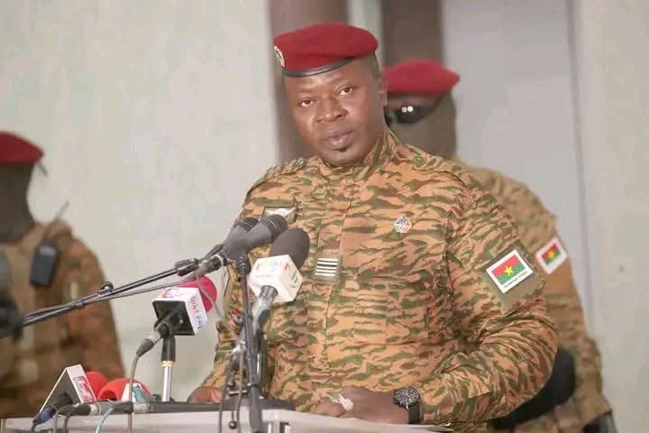 AESAlerteoppu's tweet photo. #AesAlert 🔴 NEWS ALERT | BURKINA FASO 🇧🇫
An attempt to destabilize the Burkinabe government, orchestrated from Lomé by former transitional president Paul-Henri Damiba, was thwarted on the night of Saturday, January 3, 2026, by the Defense and Security Forces, according to concordant sources.