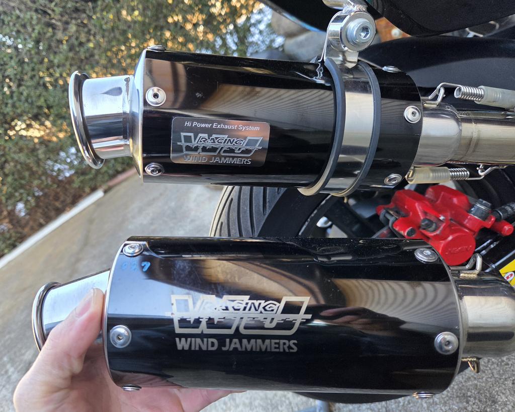 rollers_pw141's tweet photo. 【売り】
HRC GROM JC92用
WIND JAMMERS スリップオンマフラー(仕様違いサイレンサー&amp;サイレンサーバンド付き)
T-techに比べて上振りな感じです！

桶川渡し可､その他は着払い発送です。
拡散希望！DMにて！ https://t.co/v58FPcLohD