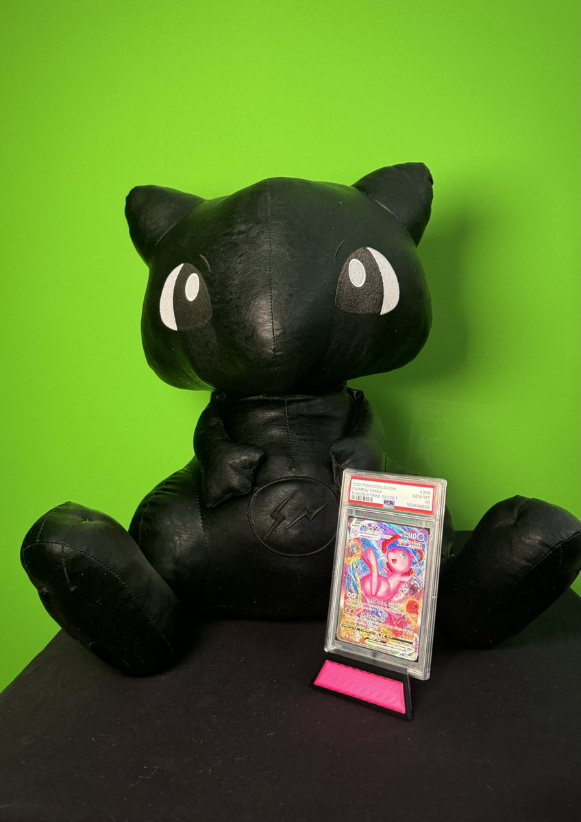 MikeBKevlar's tweet image. 🔥🔥High end collectible for sale🔥🔥

ThunderBolt Project by Fragment x Pokemon Mew Plush Doll - 43cm (Life Sized!!) Hiroshi Fujiwara design 👌

This was made in 2019 exclusive to Japan Pop-up shops.

Starting ask is $3,000 open to offers.
Last sold on eBay for $2,200 
#Pokemon
