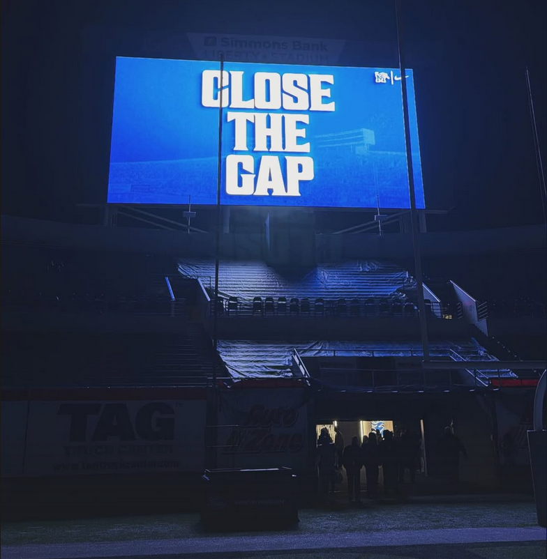 RivalsBmoss's tweet image. The visitors at the stadium #CloseTheGap