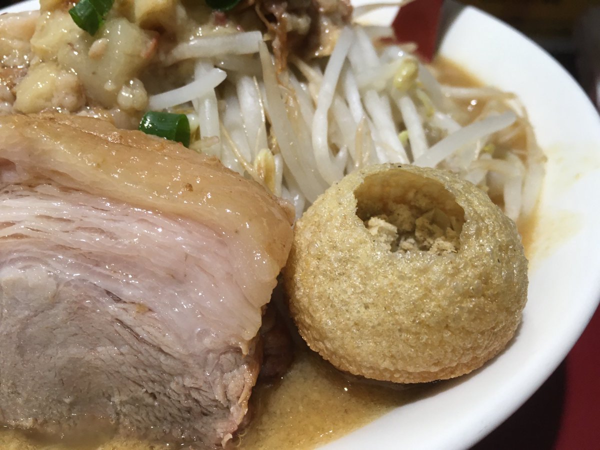 年末食べた立川マシマシのトッピングのパニプリ。美味👍
1ダースくらいテイクアウトしてつまみにしたい😆
レギュラー化して欲しいけど作るの大変そうですね〜
ぜひ時々やって下さい🙏

#国分寺店ピーターの得意料理🐷👍️
#パニプリ
#立川マシマシ