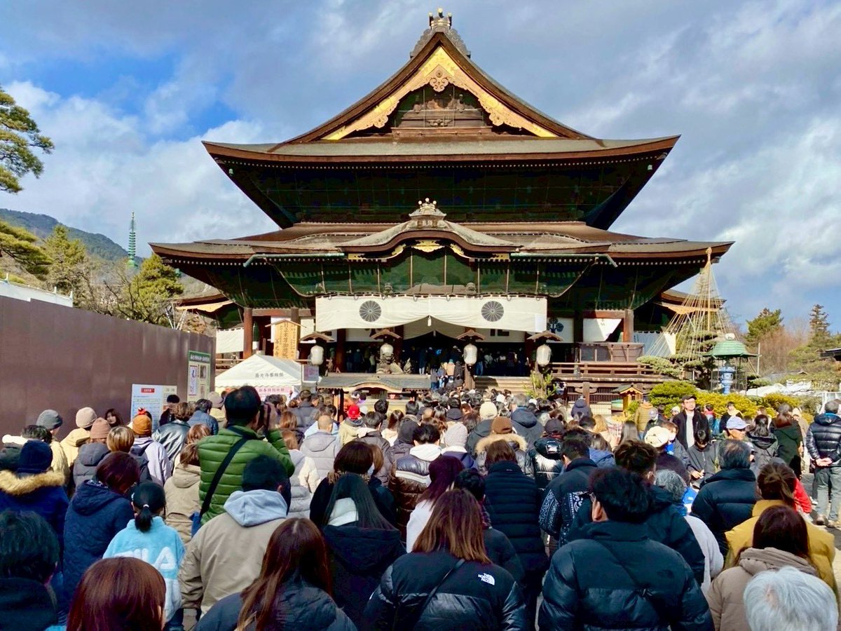 _naonao's tweet photo. 新年🪅お詣り。
福のおすそ分け😊 https://t.co/dstUI2RCNx