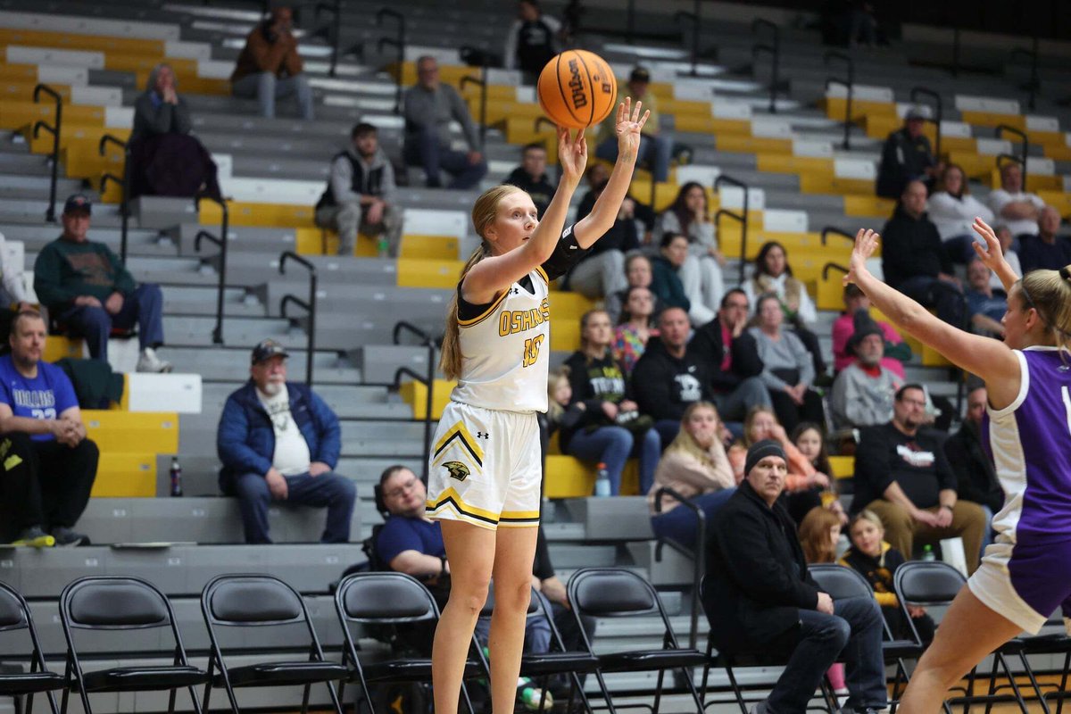 UWOshkoshTitans's tweet photo. A first place finish for @UWOGymnastics and a victory for @UWOWBB1 capped off a great afternoon at Kolf Sports Center to start 2026 off strong 🤸‍♀️ 🏀 📸 

Check out all the photos captured at today's events here: https://t.co/cM4jByjkOr  

#GoldStandard https://t.co/H3hlLC4ZJI