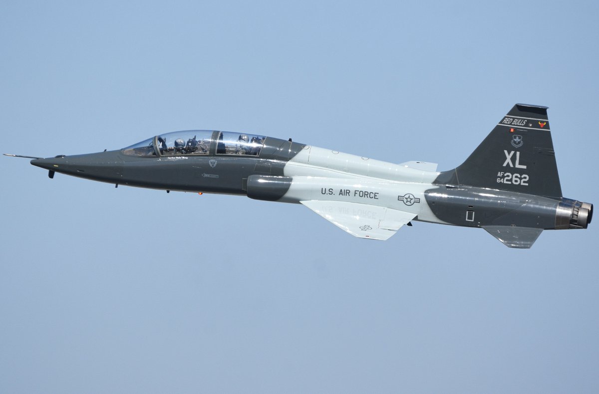 619_Aviation's tweet photo. COOL11 and COOL21 ripping out of Brownfield on their way up to Nellis AFB for some Air-to-Air training. Funny enough this was on my birthday in October, and it made for a pretty good weekend birthday gift.
#t38 #t38talon #brownfeild #usAF https://t.co/nkS5cfmI0v