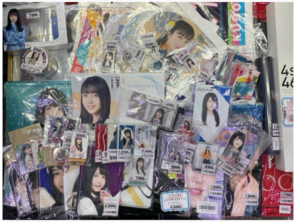 前回好評でした、乃木坂46久保史緒里ちゃんのグッズ 100点以上まとめ