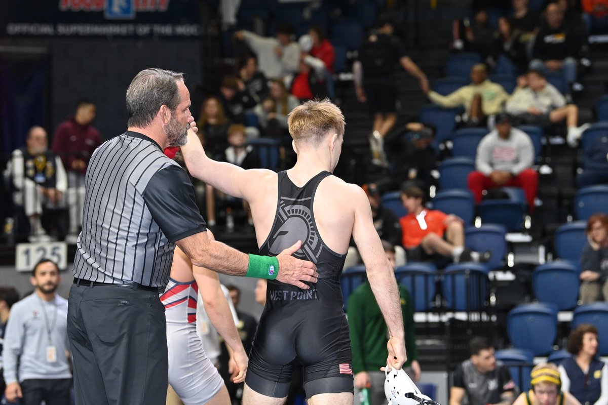 Army Wrestling tweet media