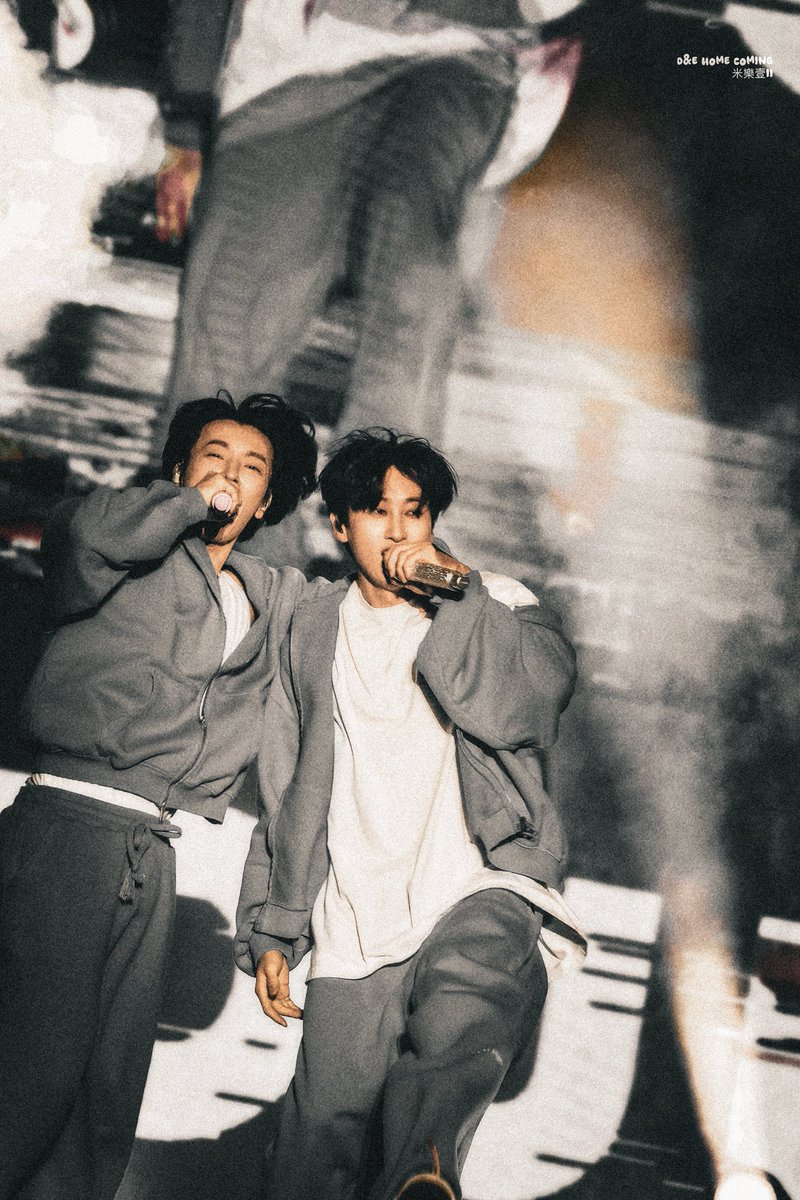 kakibrowni's tweet image. 청게 영화 속 한 장면인 줄 알앗읍니다.