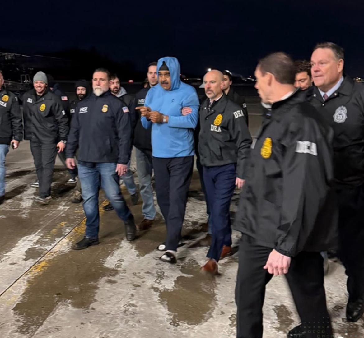 Esto es solo el comienzo de la caída del socialismo, falta Nicaragua, Cuba y de Honduras falta el Familion aliados de <a href="/NicolasMaduro/">Nicolás Maduro</a> queda poco para voz <a href="/manuelzr/">Manuel Zelaya R.</a> <a href="/XiomaraCastroZ/">Xiomara Castro de Zelaya</a> <a href="/gtorreszelaya1/">Gerardo Torres Zelaya</a> <a href="/MarlonOchoaHN/">Marlon</a> <a href="/CarlosZelayaR/">Carlos Zelaya R.</a>