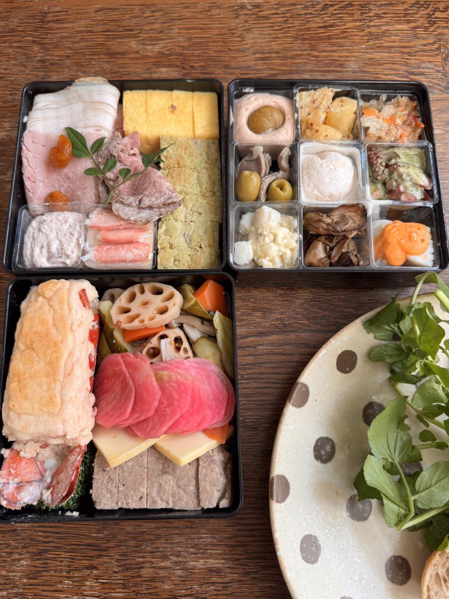 rinmarja's tweet image. あけおめ！二度寝！