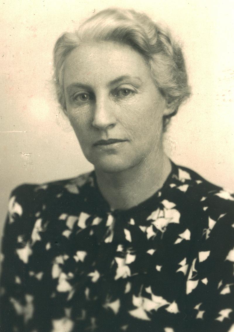 AuschwitzMuseum's tweet image. 4 January 1890 | A Czech Jewish woman, Mariana Spritzerová, was born in Česká Lípa.

She was deported to #Auschwitz from #Theresienstadt ghetto on 28 October 1944. She was murdered in a gas chamber right after selection.
---

The history of deportations of Jews from the…