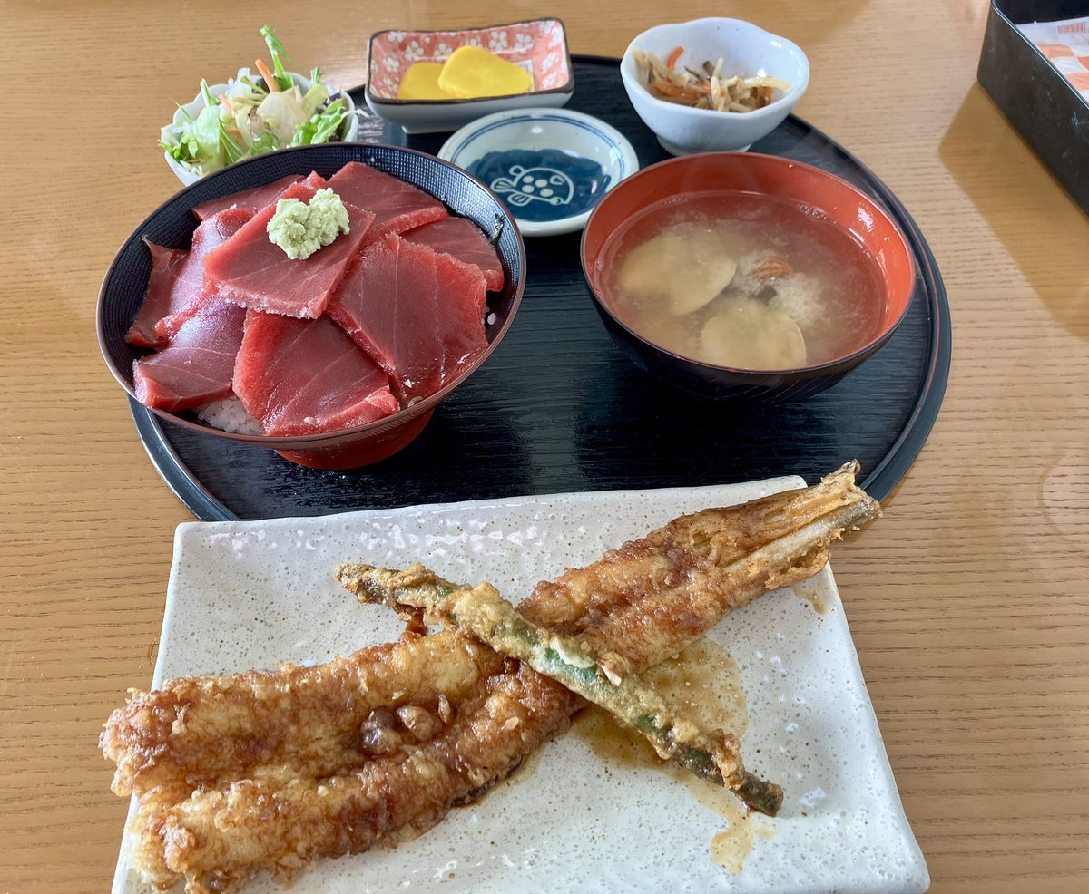 今年の初ツーリングは大好きな木更津のかもめ食堂さんで、今日はまぐろ丼に穴子天を付けた豪華セット。まぐろむちむち、穴子ほくほく。今日も最高です！
明日から仕事だし、しっかり英気を養って備えましょ✨

ご馳走様でした！今年もたくさん来れますように🙏