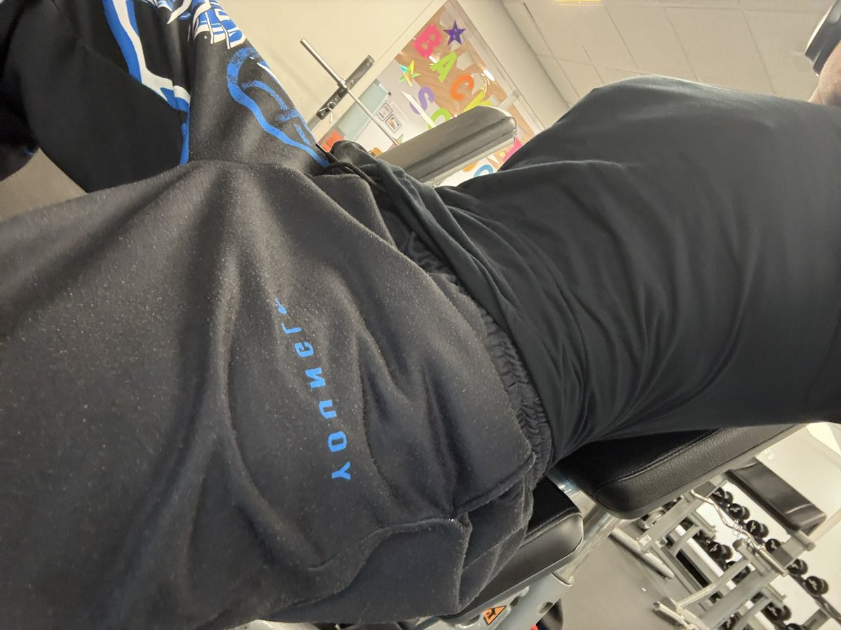 razzykcal's tweet image. Thread on my workout plan as somebody who went from this to this and has been working out for 18 months, dieting for longer