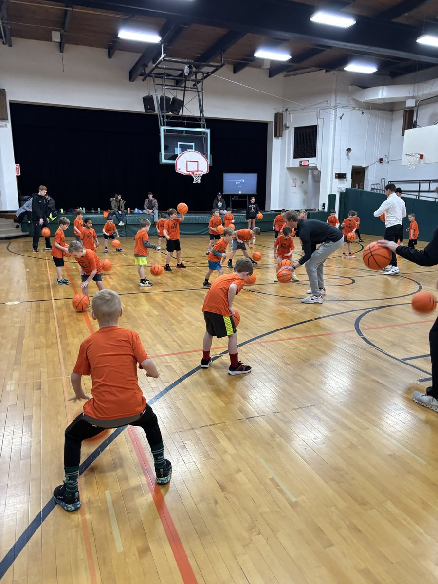 PennyDippold's tweet photo. Our Lil’ Tigers had so much FUN learning the FUNdamentals of basketball this morning 🏀 Thank you to all the parent volunteers and LMS/LHS basketball players  for helping! We couldn’t do it without you🖤🐯🧡 #lyba #LPStigers #BeLoveland #liltigers https://t.co/8ZqpA6zjff