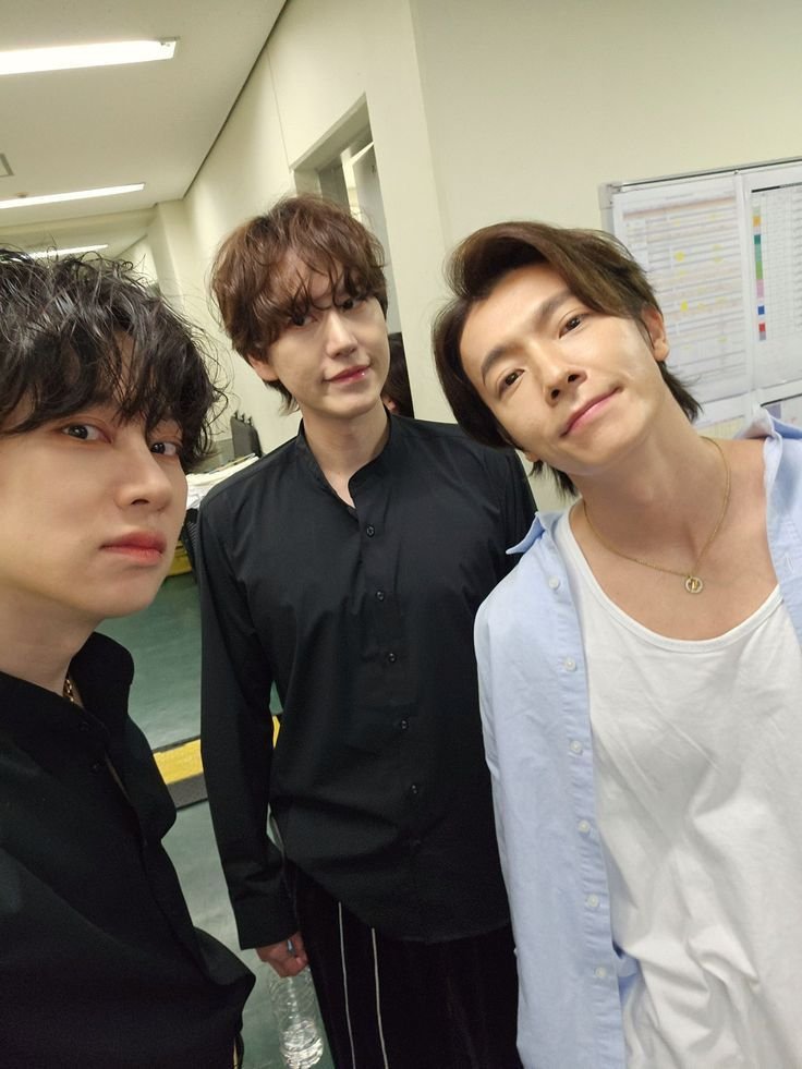 Daily Kyuhyun (@daily_kyuhyun) on Twitter photo 