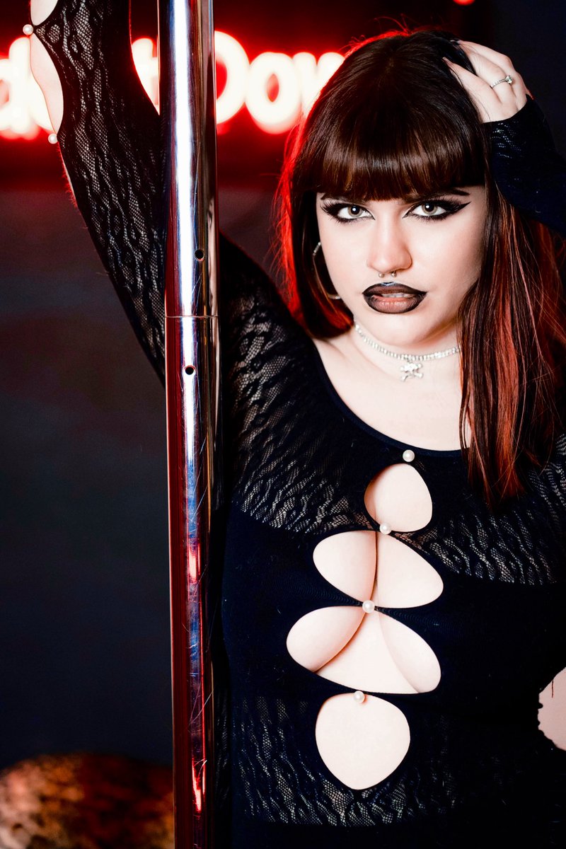 Can I dance for you? #gothgirl #bigtits #poledance #onlyfans