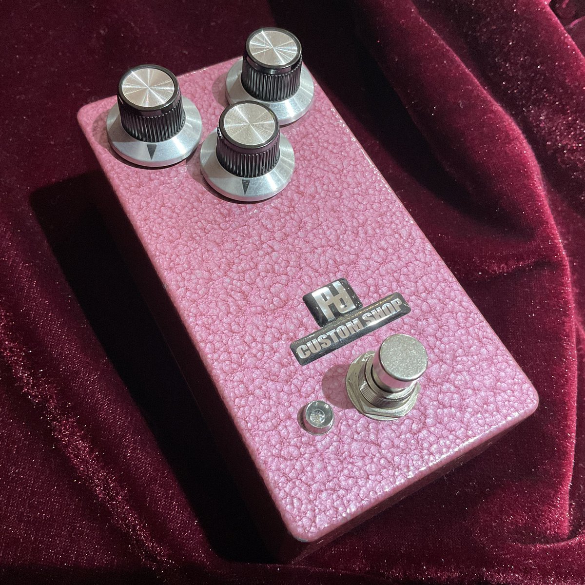 ハンドメイドギターペダル（商談中） メーカー：Pedal diggers 商品名：CUSTOM Order FUZZ 価格：25,800円