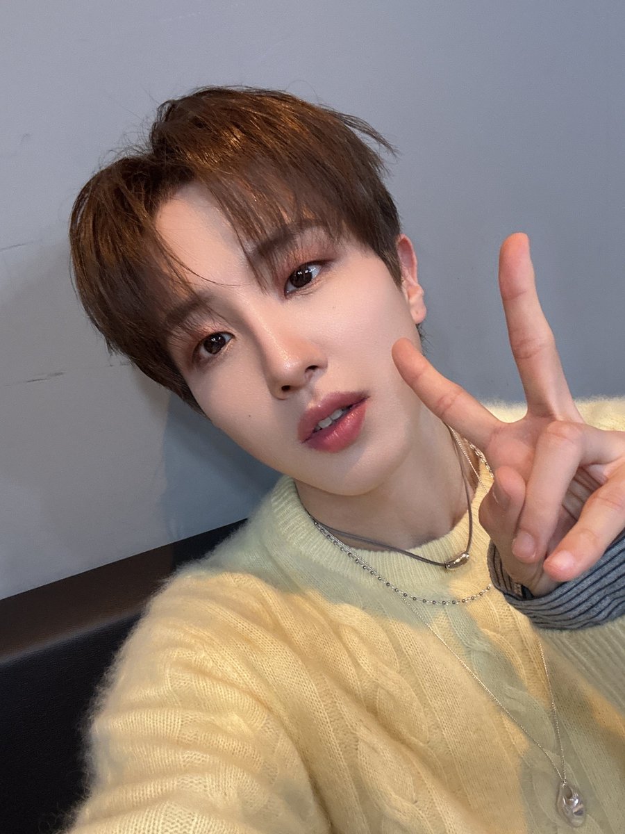 officialSEVENUS's tweet photo. [BEHIND CUT]

251213 음악중심

막방 비하인드 사진까지 끝!
언제나 세븐어스 응원해주는 희아라
고마워요 ꒰(ノ⁾⁾˙∇˙)꒱乃

#SEVENUS #세븐어스
#HEEJAE #희재 #IREAH #이레
#이제희재이레타임 https://t.co/kUThjH9dv2