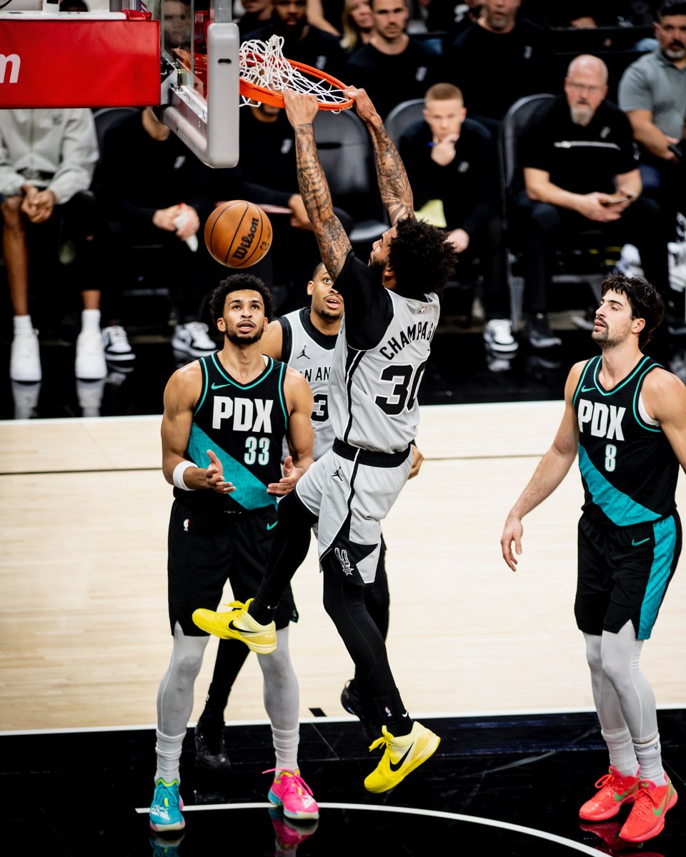 Julian at the break 🔥
15 PTS | 7 REB | 3 3PM