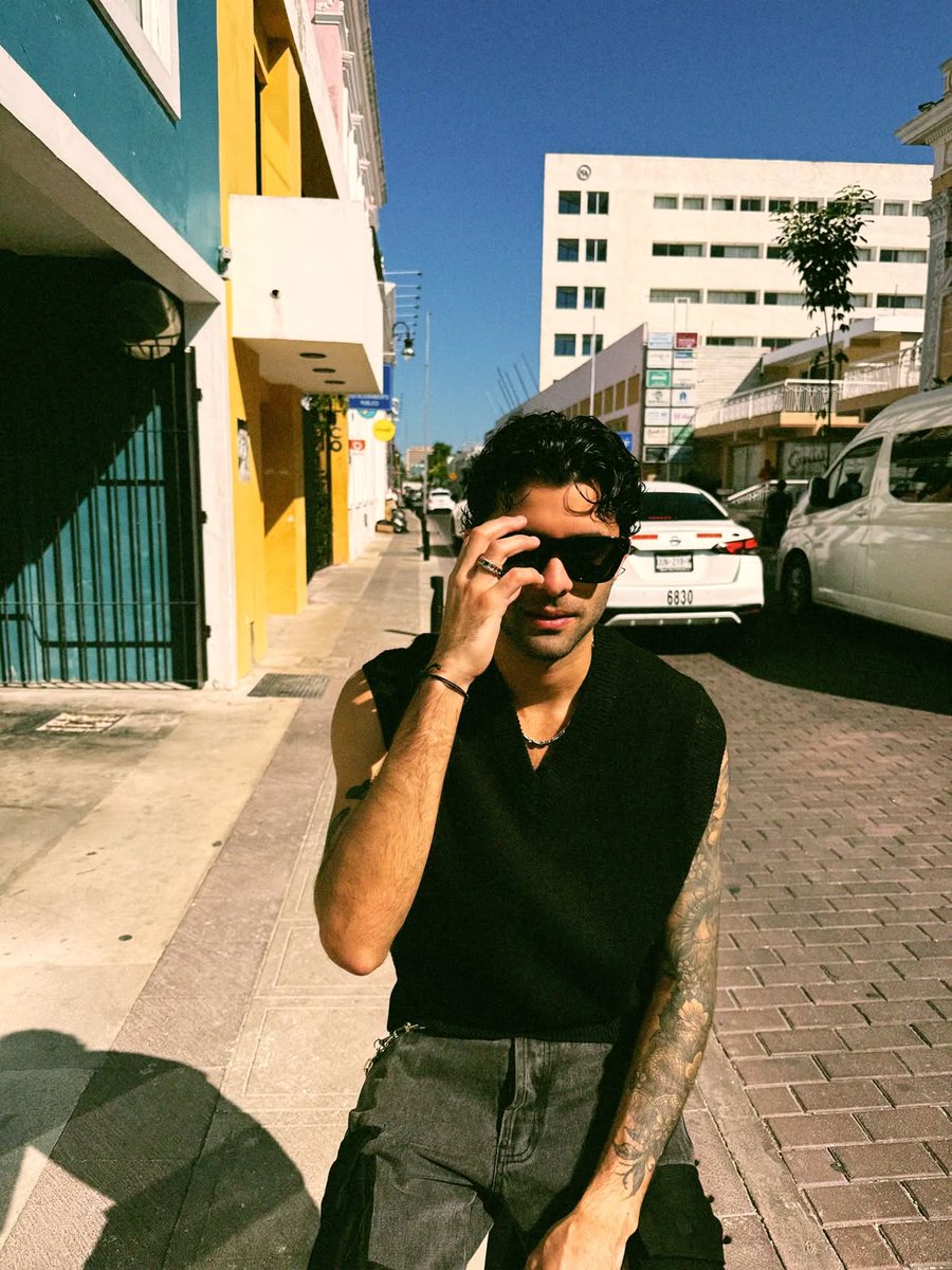 zayuln_'s tweet image. Un poquito tarde...
Feliz Cumple Erick🎂!!, verte crecer,y que sigas cumpliendo cada sueño,es un orgullo,te deseo que estos 25 sigan siendo de mucha felicidad, y de más logros lindos,ilysm🤍!
#Ericks25Birthday @ErickBrianColon