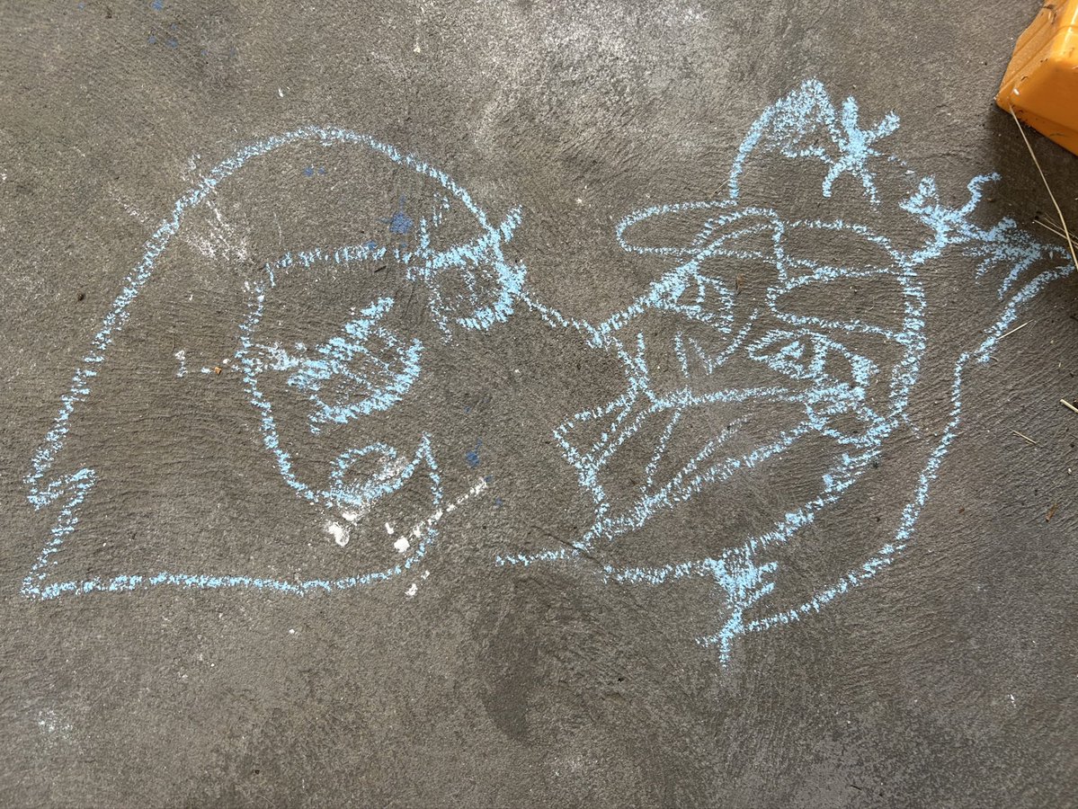 Tiddles_333's tweet image. My sister drew this yesterday and it made me chuckle 🍎📻 #HazbinHotel #radioapple