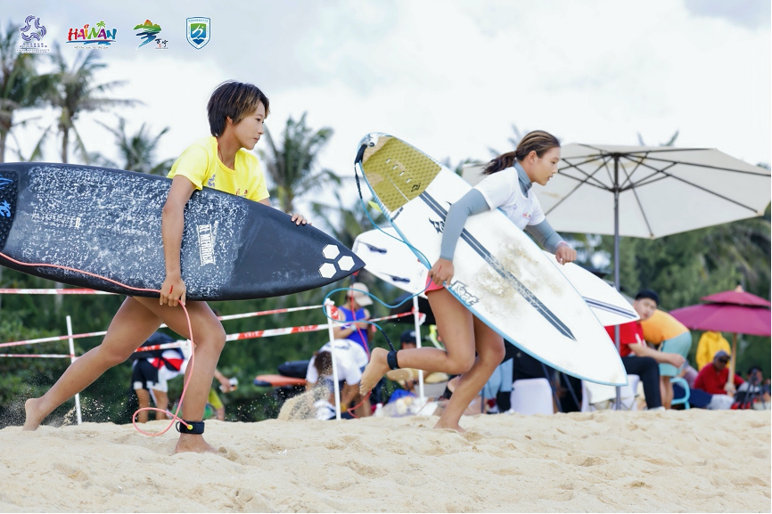 HainanToday's tweet image. The Final Chapter at Riyue Bay: #China's Top #Surfers Clash in #Wanning! 🌊
What a finale! The 2025 National Surfing Championships brought together 36 teams and nearly 300 #athletes to compete on the legendary waves of Wanning's Riyue Bay. Witness the next generation take on