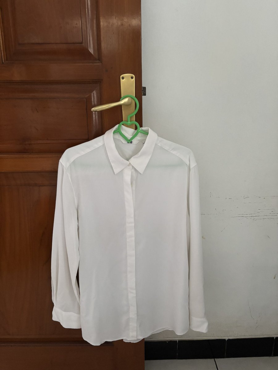 13lovvkey's tweet photo. kemeja uniqlo 100k uk L ld 100 pb 69 https://t.co/0QsvNO8mEe