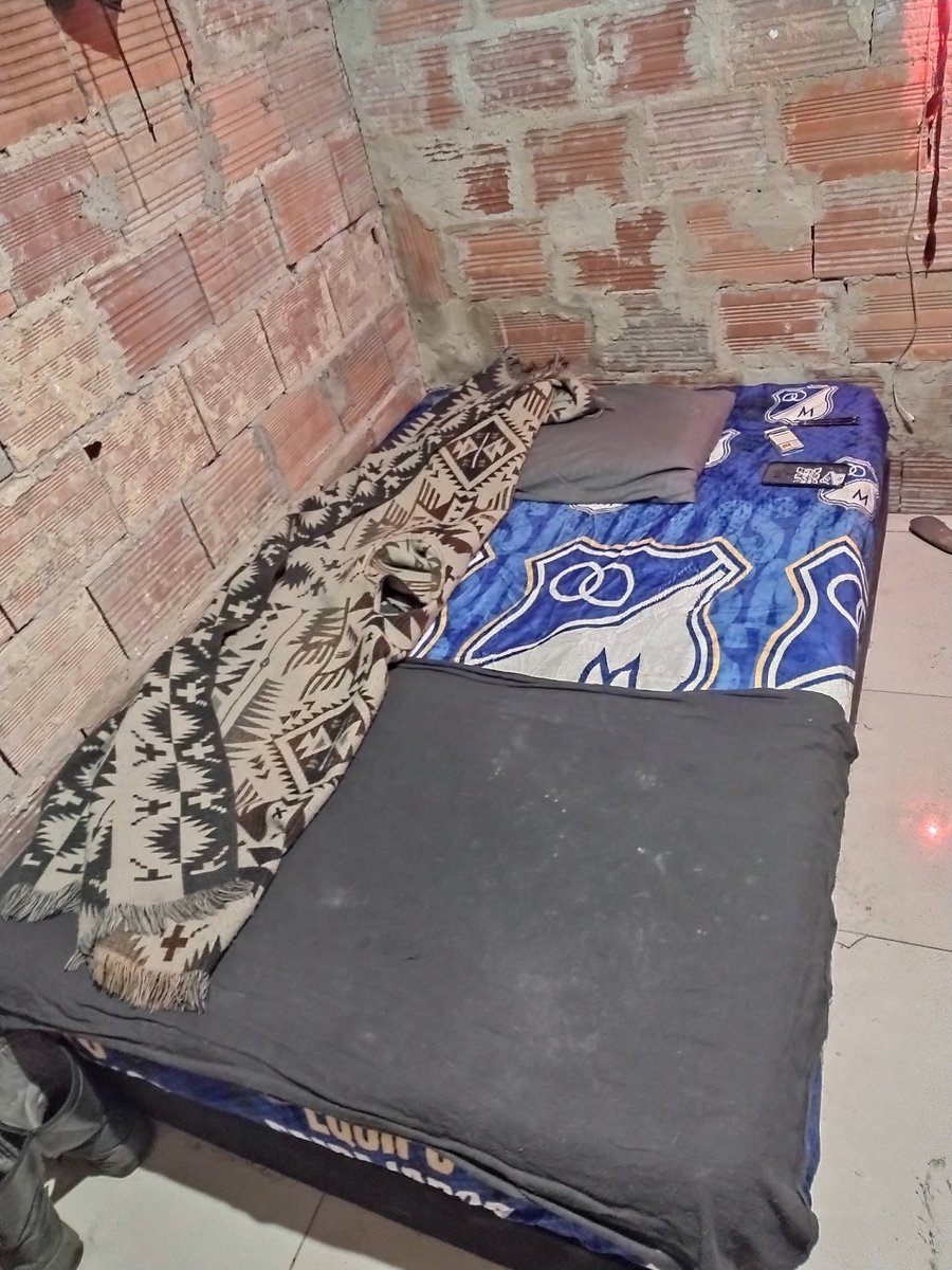 fallenmaster69's tweet image. Otra razón más para no tener cucas en mi cama