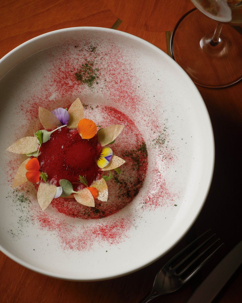 FSKyoto's tweet image. Enjoy every dish which tells a quiet story of Kyoto in its most tranquil and refined season. ✨ 季節のディナーコース「Together」では、兵庫県産ズワイ蟹のフロマージュやキャビア、スモークしたキクイモと蓮根で彩る和牛フィレ肉のグリルなど、冬の滋味を活かしたメニューが揃います。