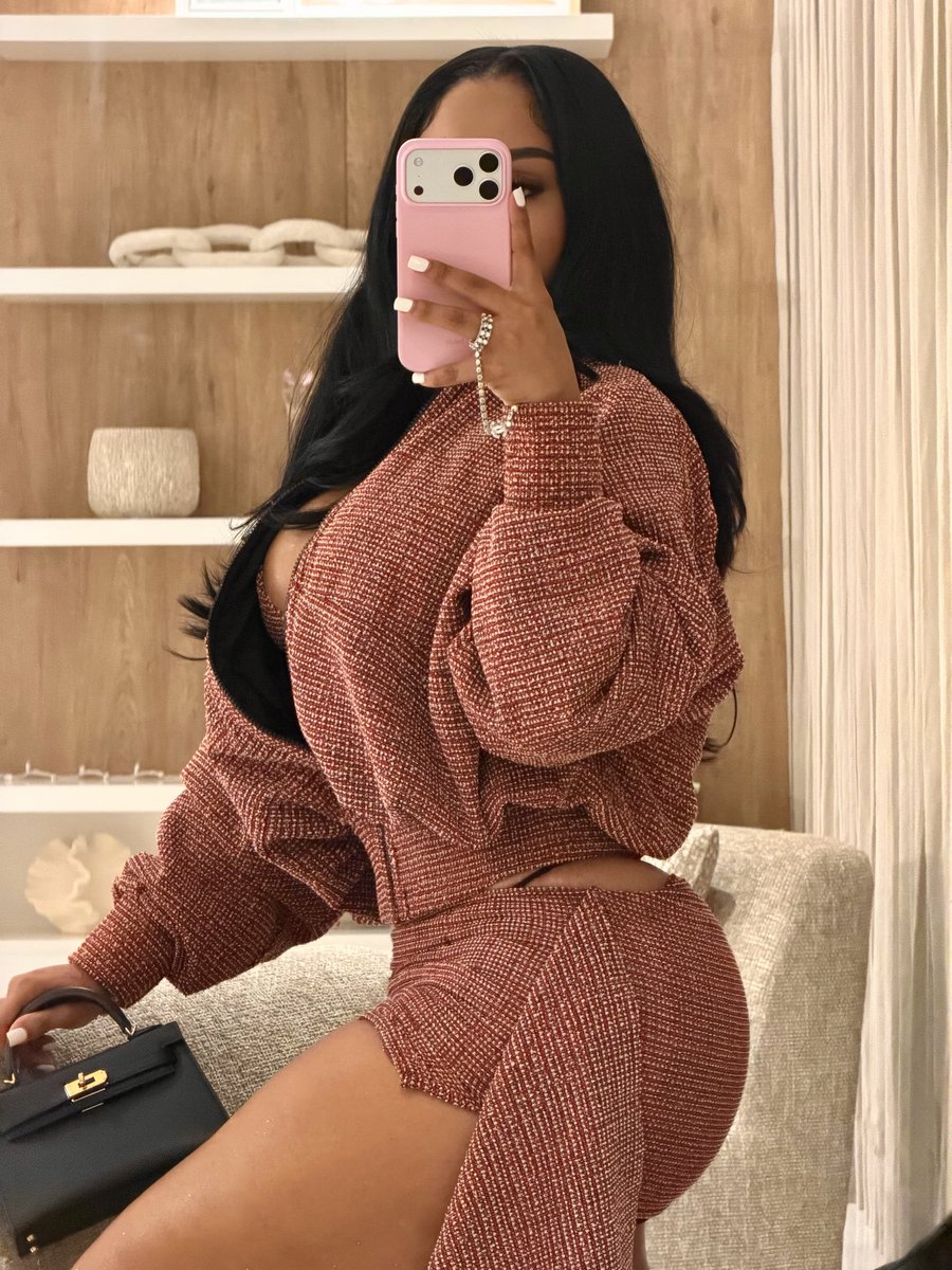 AriTheDon's tweet image. A little too perfect, a little too worth it.