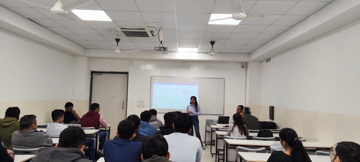 sdavara's tweet photo. It's a beautiful Sunday morning and #cncg #rajkot meetup. https://t.co/55xQQTsS13