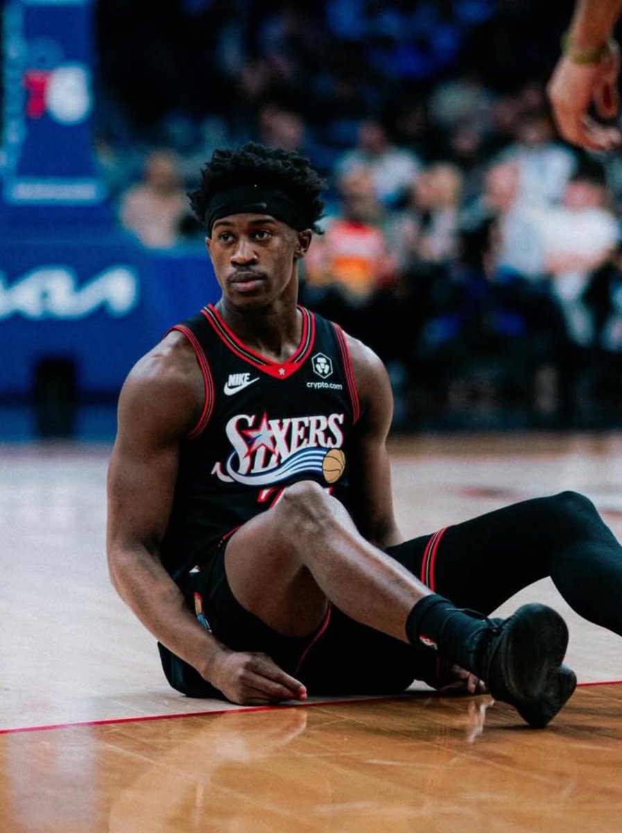 TheHoopCentral's tweet image. V. J. Edgecombe tonight:

26 Points
4 Assists 
2 Rebounds 
2 Steals
2 Blocks
10/16 FGM
4/9 3PM
2/2 FTM
+15 +/-
41 Minutes 

Special. 🔥