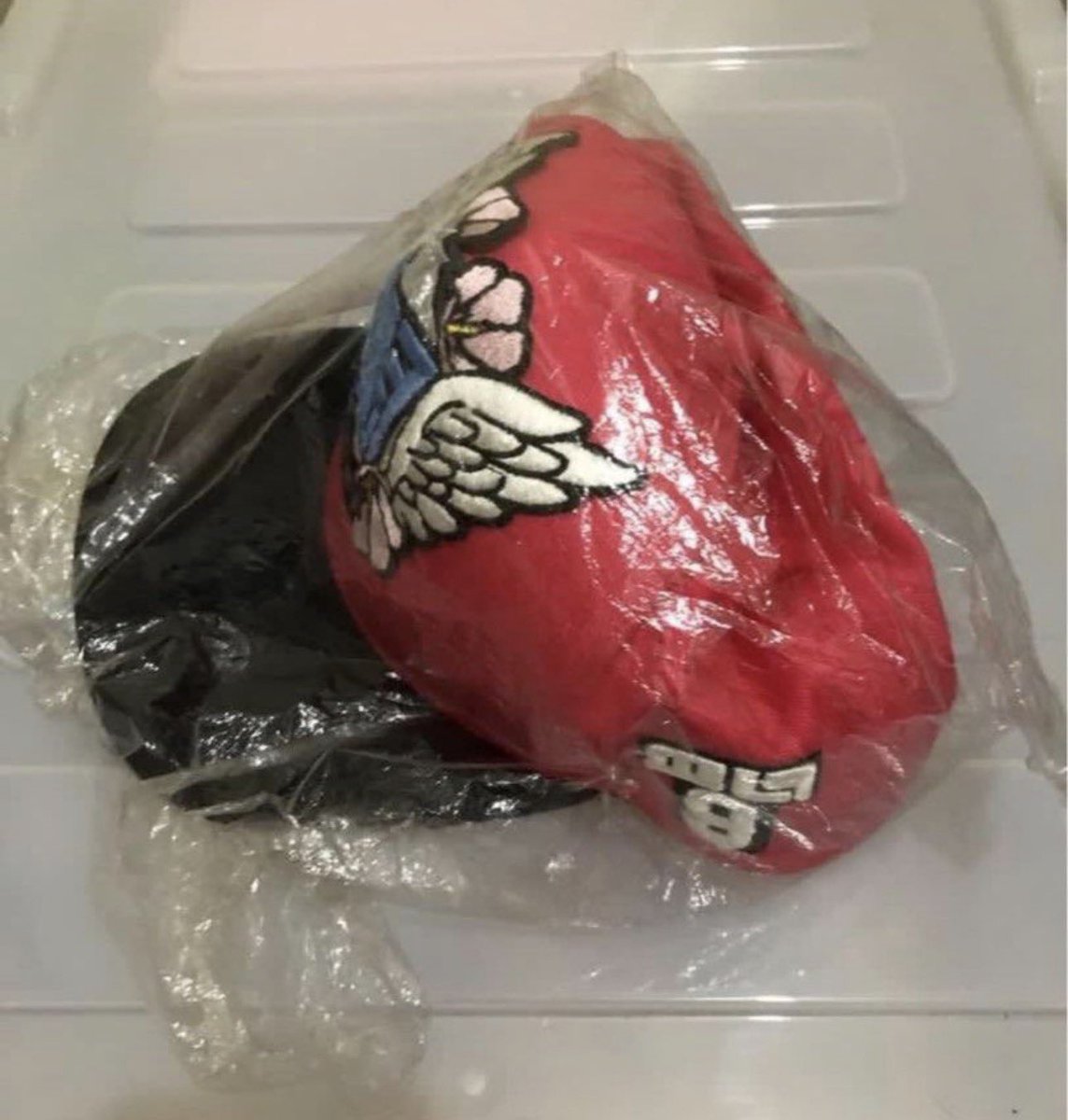 deerbear8843's tweet photo. WTS Girls Generation SNSD Ball Cap 

Brand new
Sealed with tag
rare
5,000 https://t.co/gQmCc0hYAI
