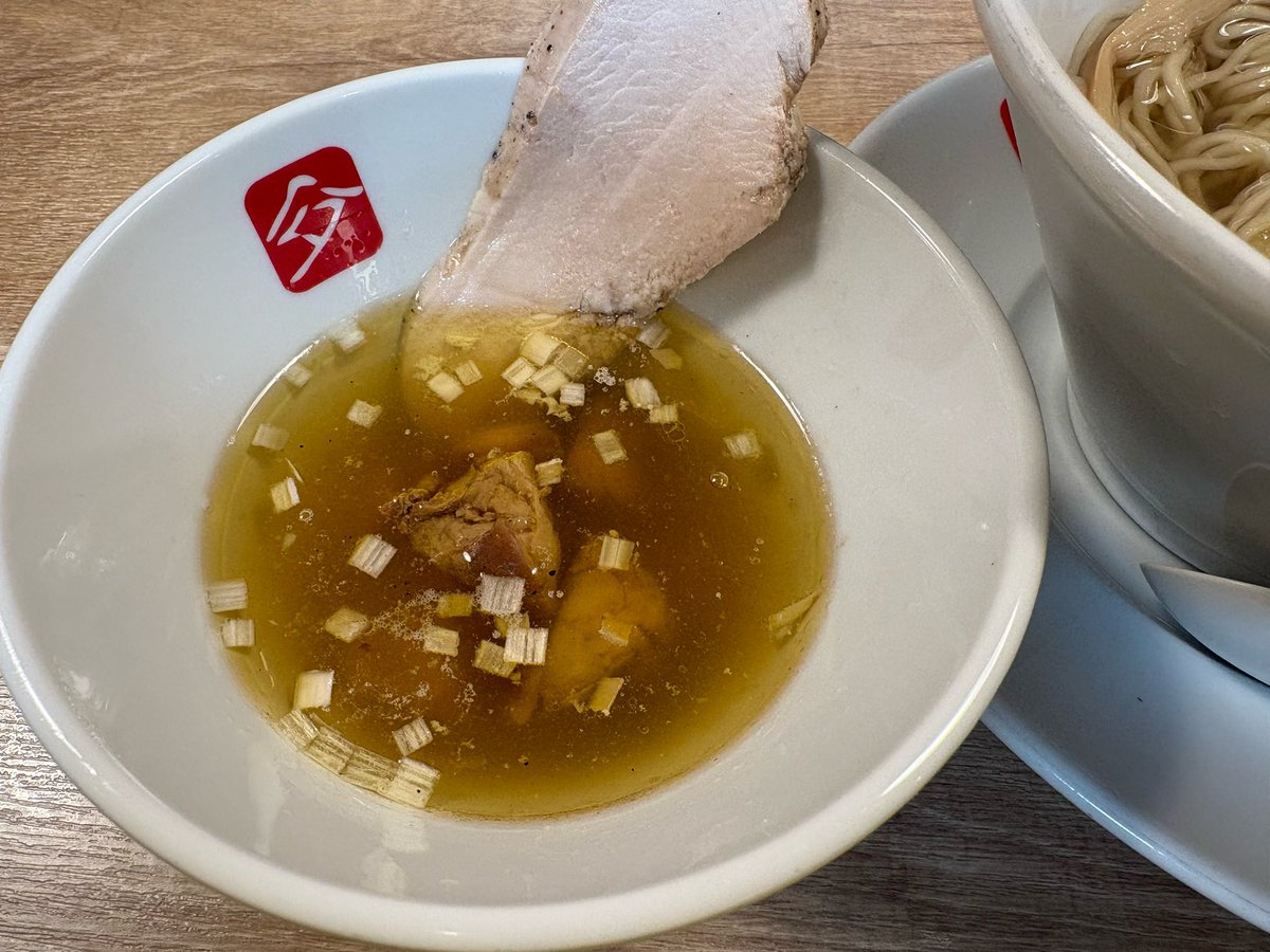 新年のご挨拶も兼ねてKITCHEN TAKANOさん😀
塩つけで😃やっぱり美味しい🥰
玉ねぎ別皿にしてた方いましがそれいいな😃気付けば🥢がノンストップ状態🤣
いつも有難う御座います🙇🏻‍♀️🙏
お腹も気持ちもいっぱいになりました☺️あ〜幸せ💕ご馳走様でした😋