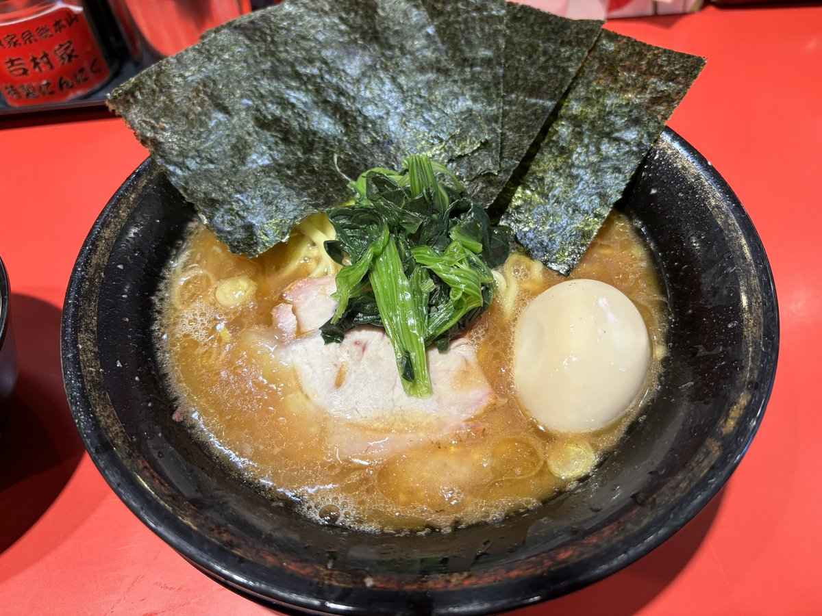 chikkun_ryota's tweet photo. 明けましておめでとうございます🎍

昨年は有難いことに、素敵な企業に転職でき、充実した1年でした。
今年は本業での結果と英語上達をテーマに頑張ります💪

年末年始は、藤枝・浜松にて、親戚の皆と過ごすことができました。

環2家も食べれて最高な時間でした。

今年もよろしくお願いいたします！ https://t.co/0YbtkOnSSY