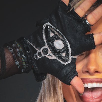 maddiemania_'s tweet image. Branding matters