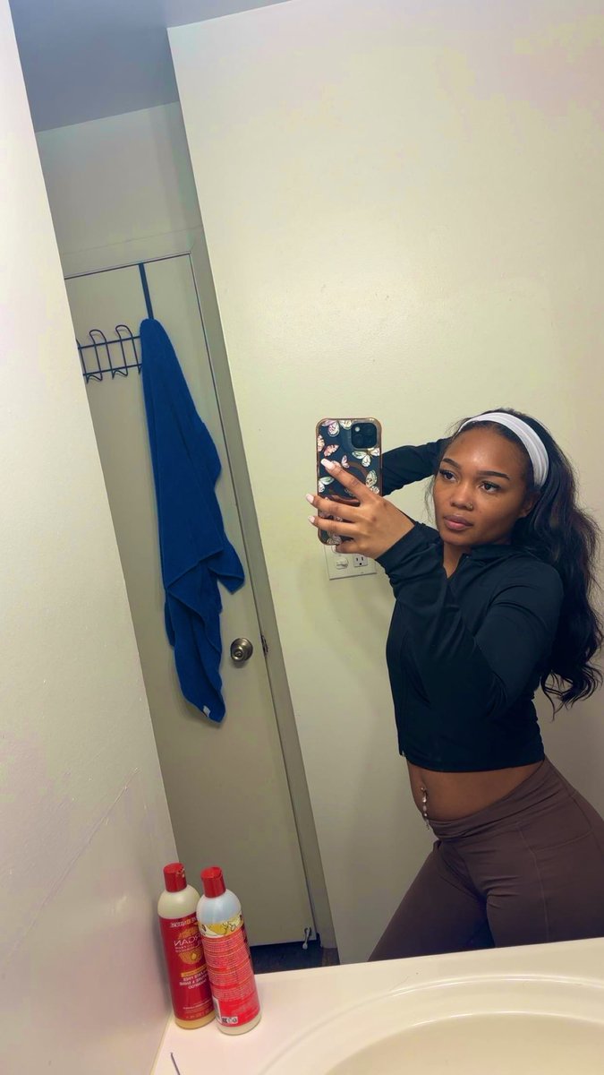 HolyBeautiful's tweet image. 😘