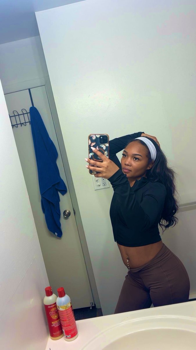 HolyBeautiful's tweet image. 😘