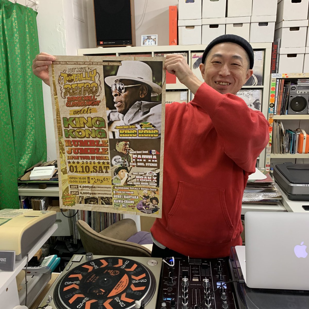 TOTALLYRETRO20's tweet photo. 📃Street Promotion📃

◉01/10(土)
TOTALLY RETRO meets
KING KONG ”Rumble Jumble” 
JAPAN TOUR 2026 in 大阪
at. かくれあわび

[OPEN] 18:00

大阪アメリカ村中古レコード店

【GROOVENUT RECORDS】

Soul、Funk、Jazz、Dosco、Hip Hop
廃番レコード沢山👍

ポスターご協力ありがとうございます🙇🏻‍♂️ https://t.co/dZrCvaLdMD