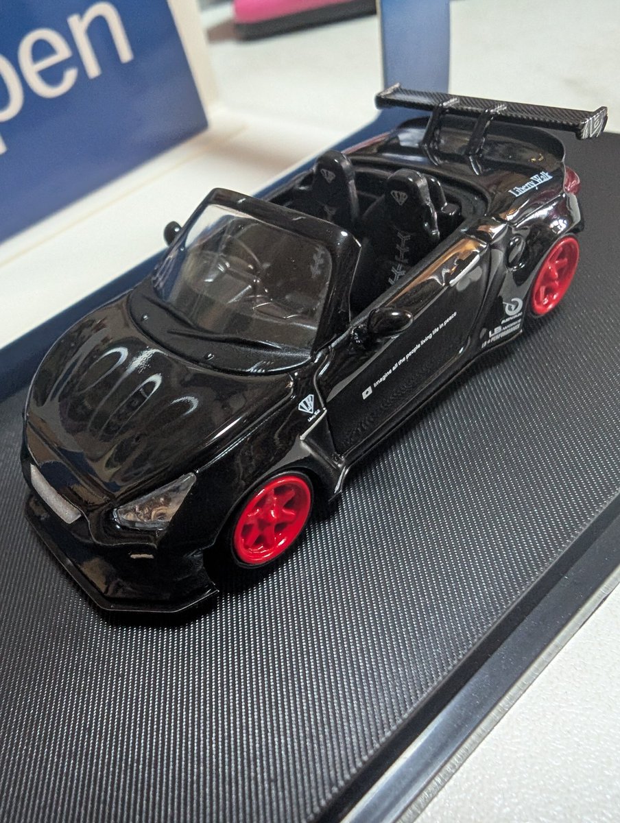 リバティーウォークの軽カーのミニカー、メーカーはまちまちだけども全