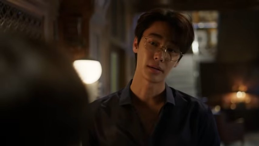 Hello_asian's tweet image. “กัน” สับสน!! อยากรู้จัก “ดิว” ให้ลึกซึ้ง แต่อีกใจ “ออฟ” ก็ทำหวั่นไหว
🥺☺️

#BurnoutSyndromeSeries #OffJumpol #GunAtthaphan #dew_jsu

หลังจากที่ “จิระ” (กัน อรรถพันธ์) ทำให้ “ภีม” (ดิว จิรวรรตน์) เข้าใจผิด “จิระ” เลยอยากทำความเข้าใจกับความรู้สึกตัวเองและอยากรู้จัก “ภีม”…