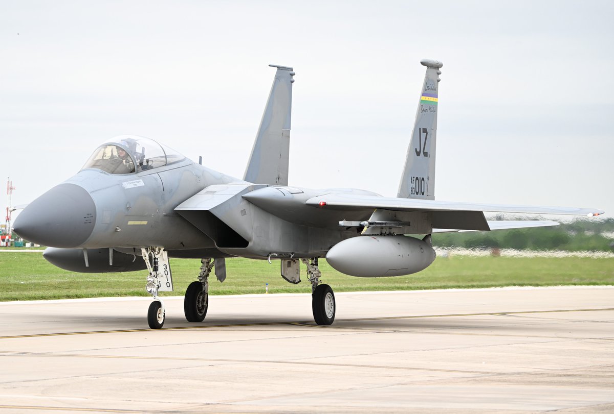 619_Aviation's tweet image. F-15s from the Bayou Militia showing off the capabilities of the undefeated F-15C at Randolph AFB in Texas
#f15 #f15strikeeagle #JZ #bayoumilita