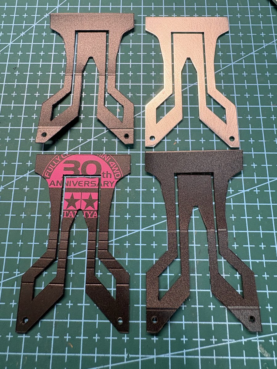 ShadowBreakerZ3's tweet image. キャッチャーダンパー予備含めて作成
#ミニ四駆