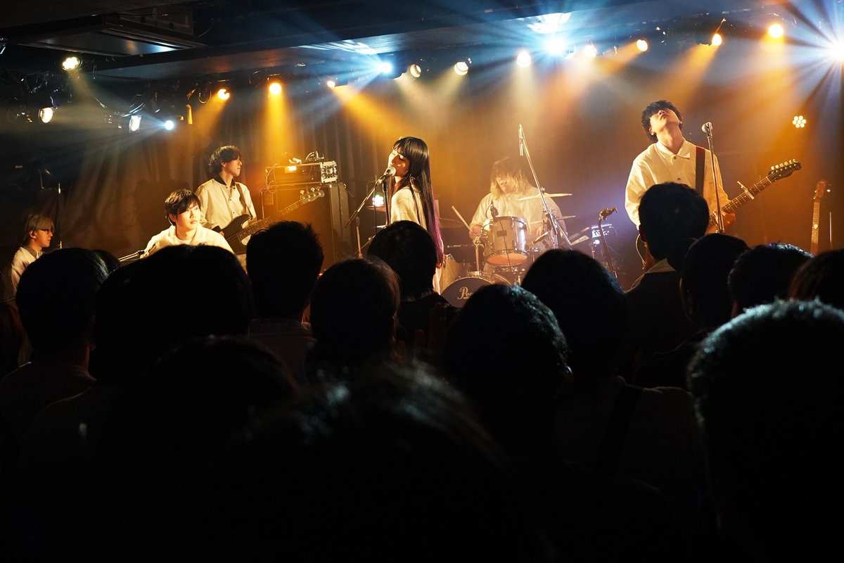 【SWALLOW's nest radio】
本日18:00からエフエム青森で放送📻
今年初の放送です！本年もSWALLOW's nest radioをよろしくお願いします！

今日は先月行われた東京ワンマン『Northern Blood -越冬-』の感想メールを読み上げていきます！