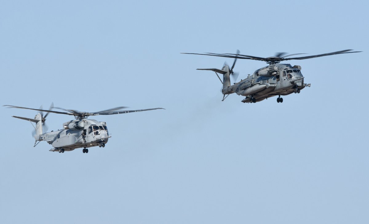 619_Aviation's tweet photo. Some CH-53 traffic at WTI last October, always nice to see a Super playing around with a king!
#ch53K #ch53E #mcasyuma #wti https://t.co/j74I3hNdTV