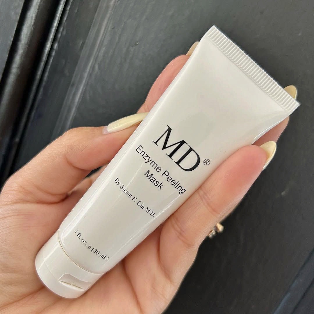 MDLFbySusanLin's tweet photo. Your New Year routine needs a new MVP🏆

The MD Enzyme Peeling Mask is the Most Valuable Prep! By exfoliating gently, it ensures maximum visual benefit and absorption from your toners and serums throughout 2026. Prioritize smart skincare from Day 1🥇
#MDEnzymePeelingMask https://t.co/LpoqYKy6RX