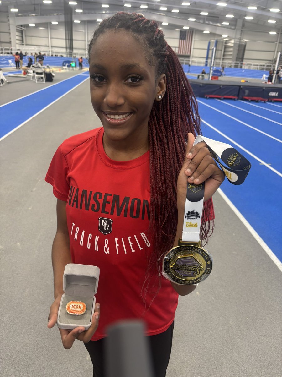 Effectivewin's tweet photo. Congratulations @WARtracknfield @NRWarriors for winning the team 🏆 at he DMV Sprintfest Invite @VBSportsCenter today. Madison Veal also won some nice bling hardware in 55m win! Lyn wins HJ in Indoor PR &amp; School Record-State #1 US #5 https://t.co/b4pIN7y19r