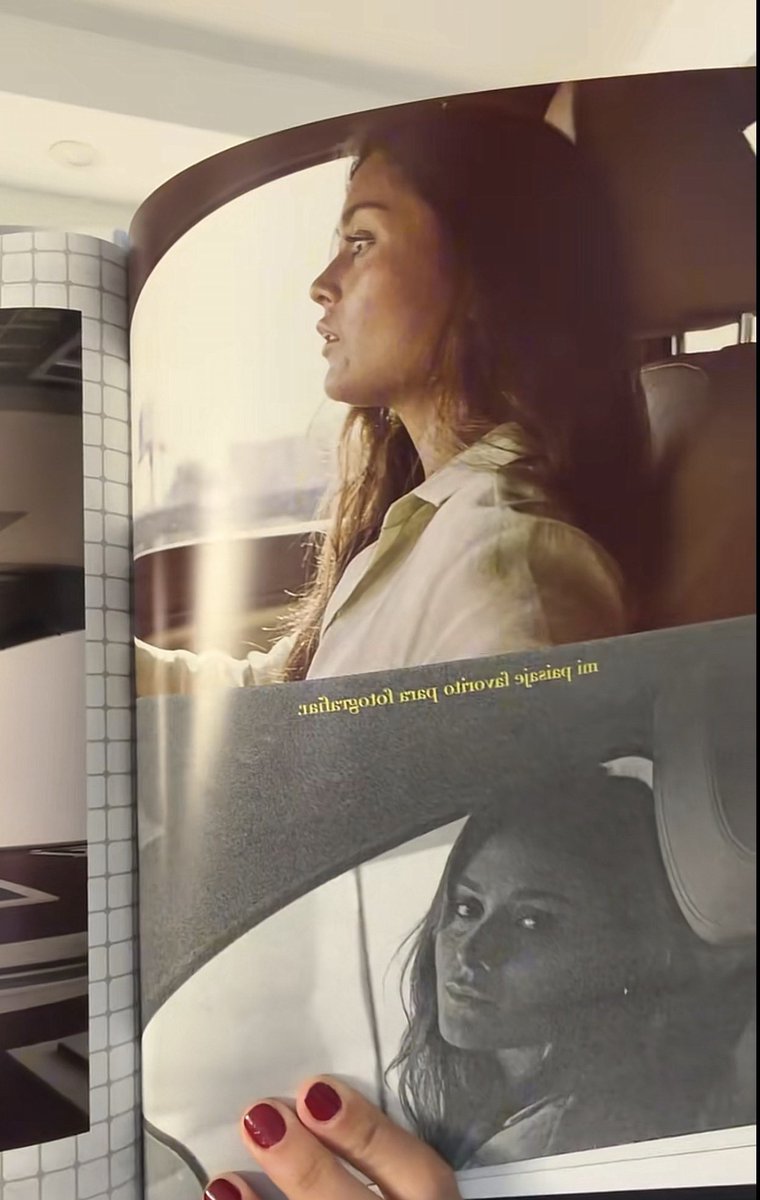 Y cuando uno piensa que no se puede sorprender más, aparece Poché con un libro regalo de aniversario y una Daniela feliz recordando a través de fotografías su historia, entendiendo (una vez más) cómo la ve María José.