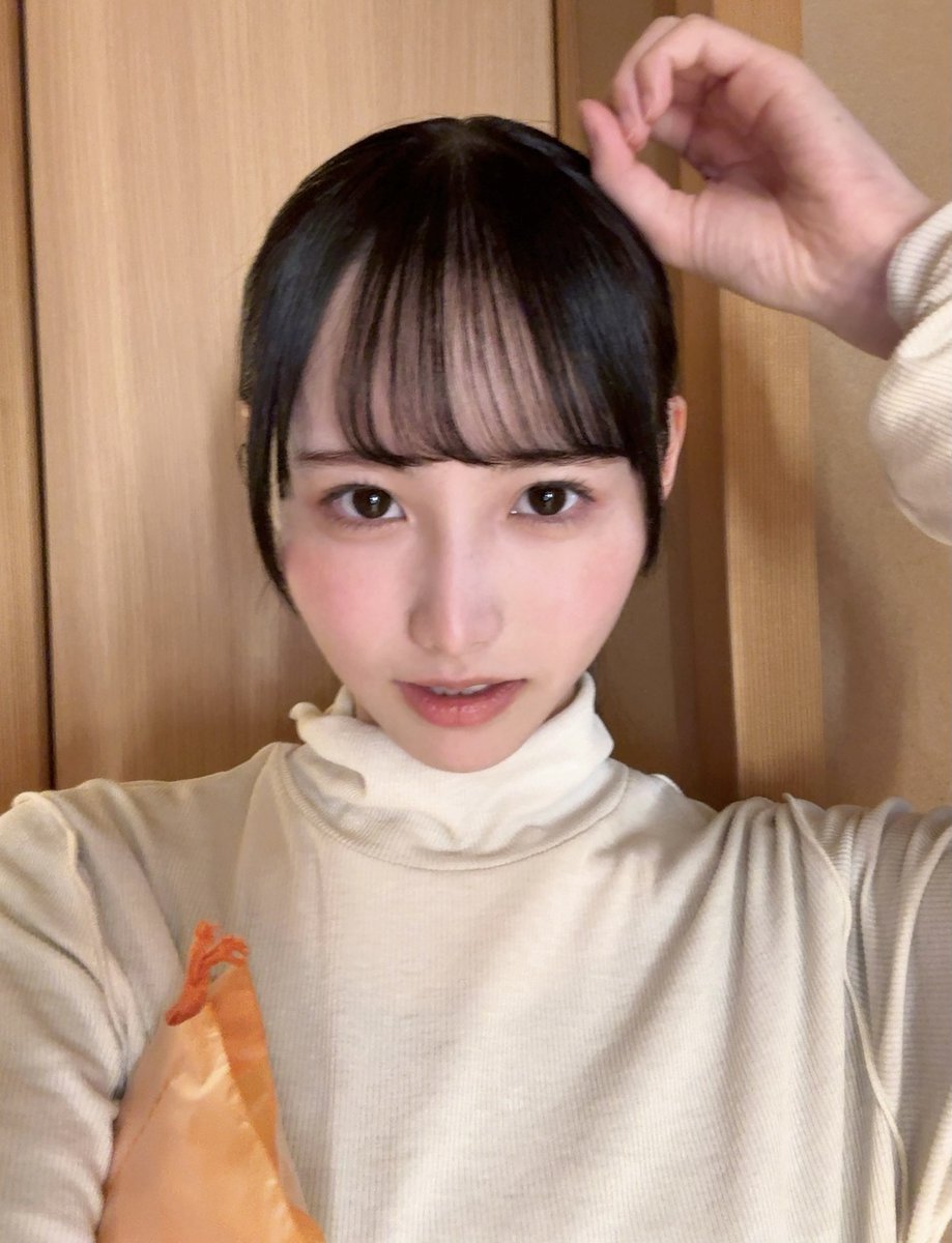 高井俐香　サインクッション 日向坂46